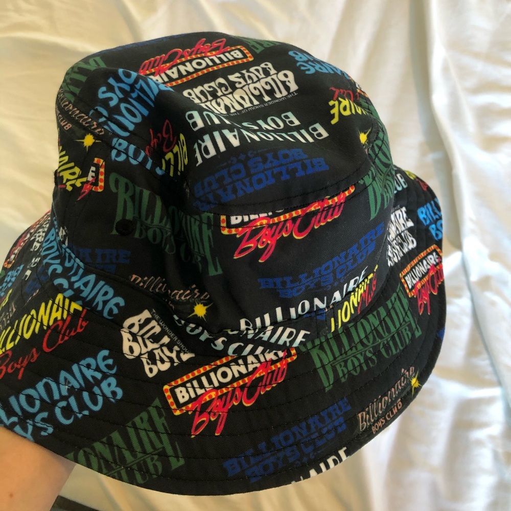 BBC BUCKET HAT